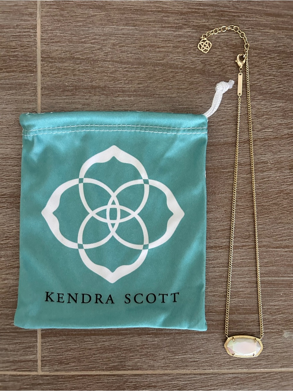 Kendra Scott Elisa statement necklace